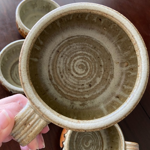 Set of 6 Studio Pottery large Handled Bowls or Shallow Large Mug Signed & Stamp - Picture 3 of 12